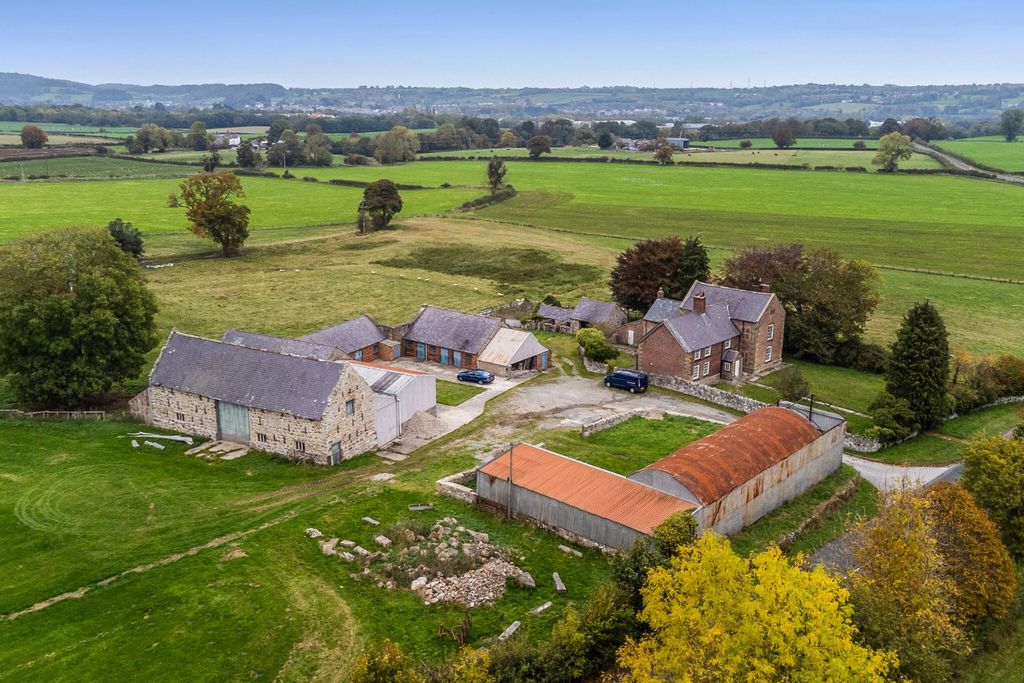 Property photo 2 of 15 Hendre Isa Farm