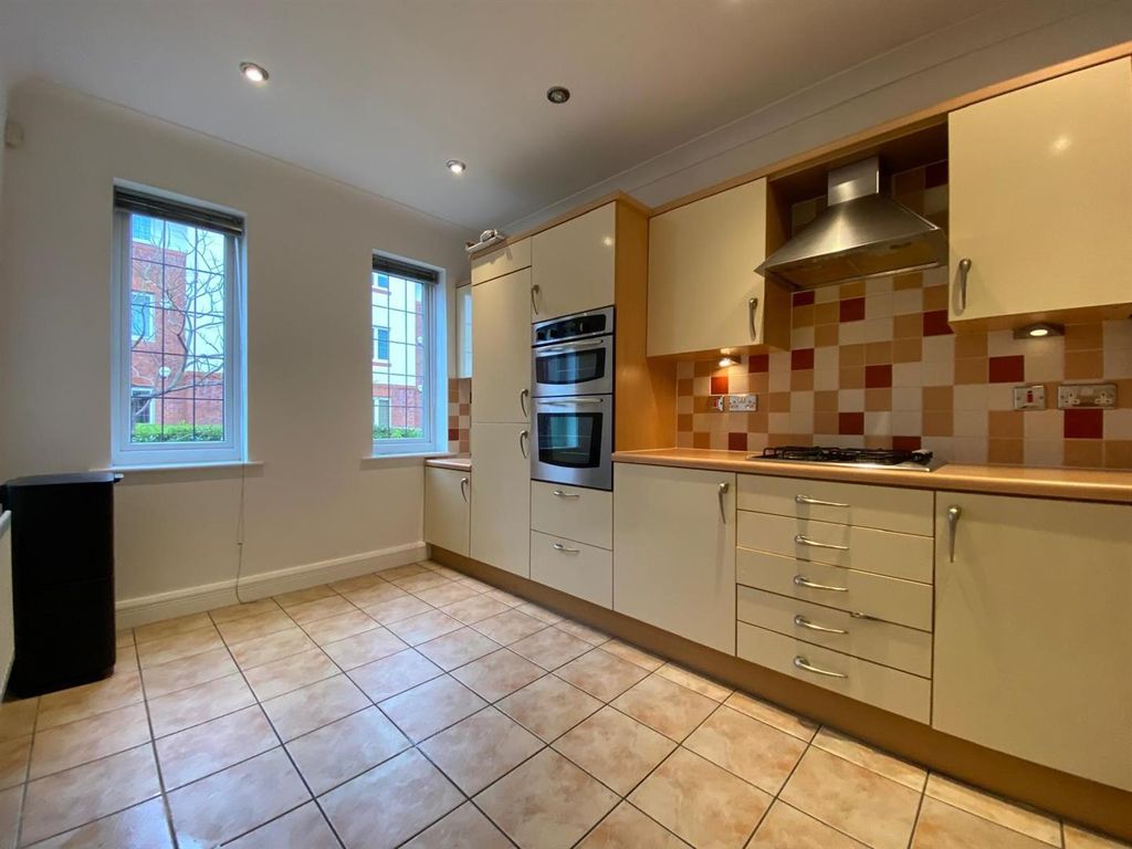 Property photo 3 of 21