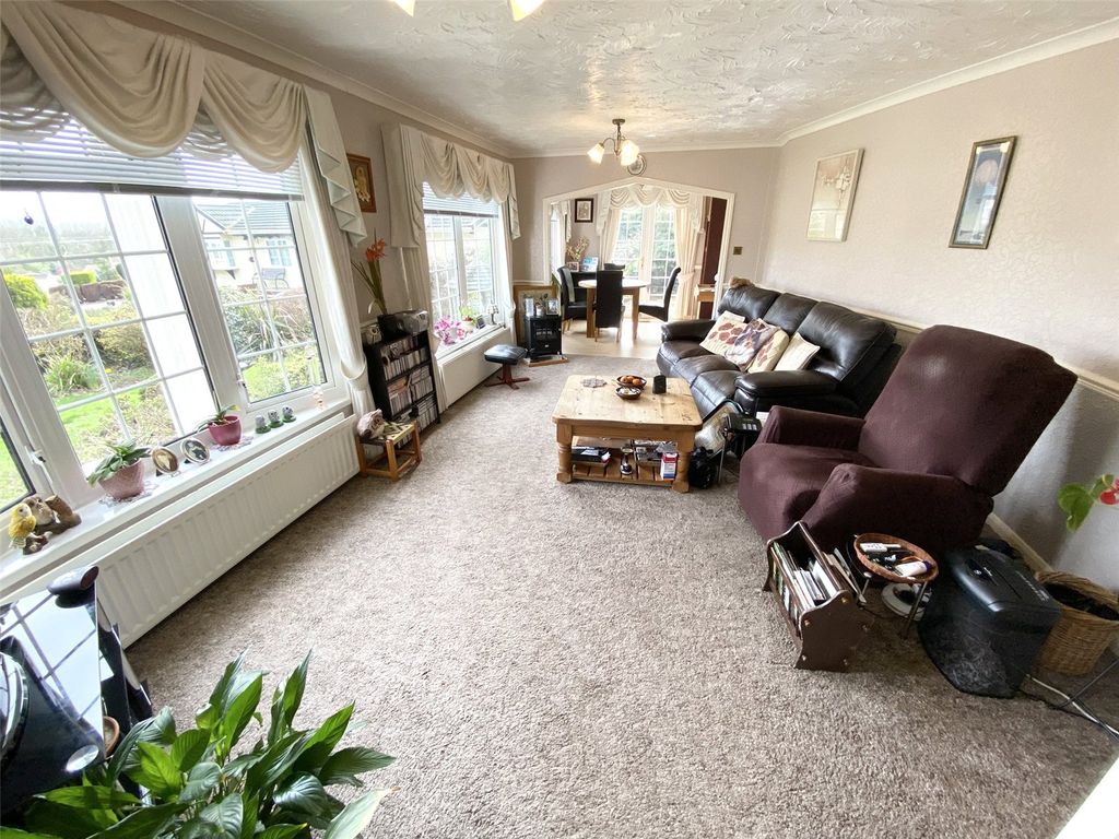 Property photo 3 of 25 Picture No. 12