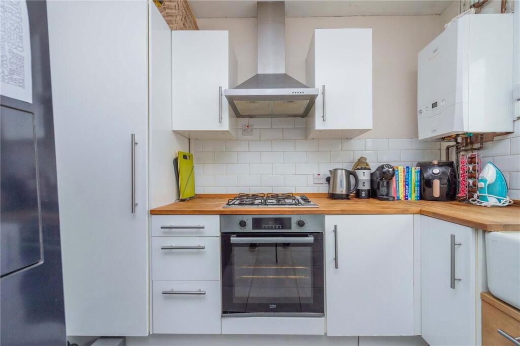 Property photo 2 of 25