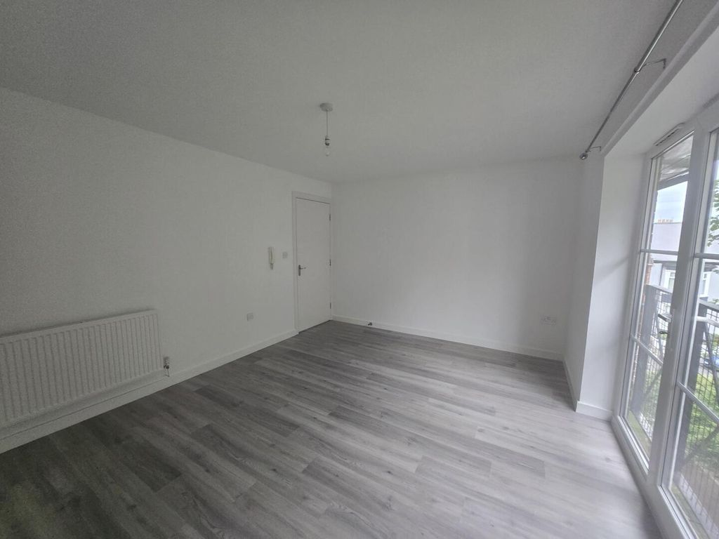 Property photo 3 of 8 Living Room