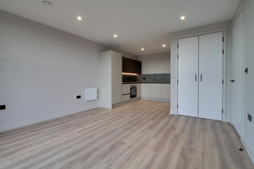 Property photo 2 of 18 Img_6631-Img_6633