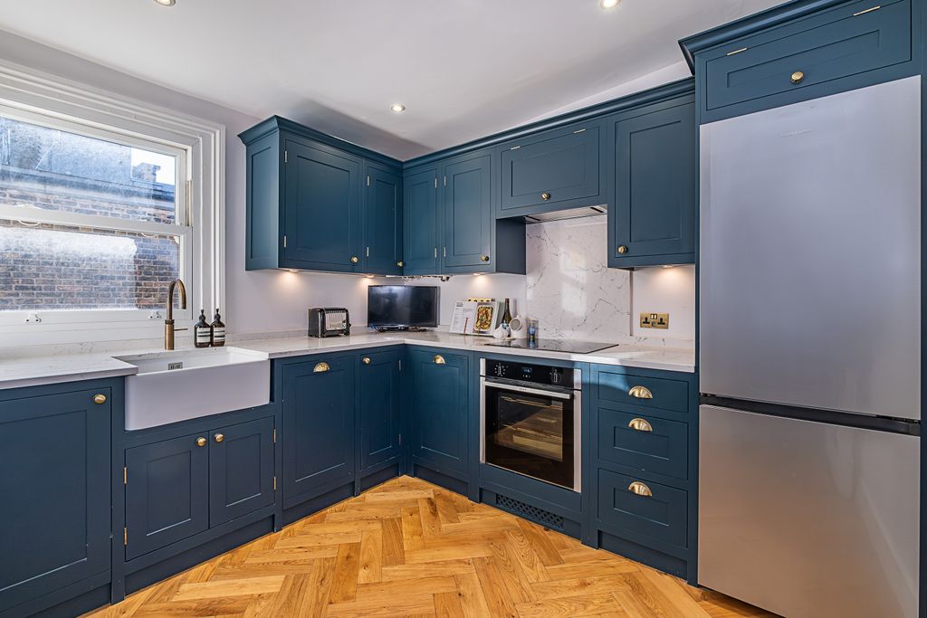 Property photo 3 of 12