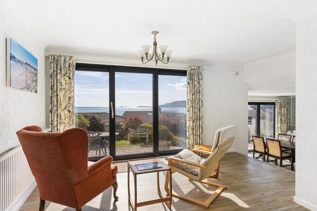 Property photo 2 of 31 010A1407-Hdr.Jpg