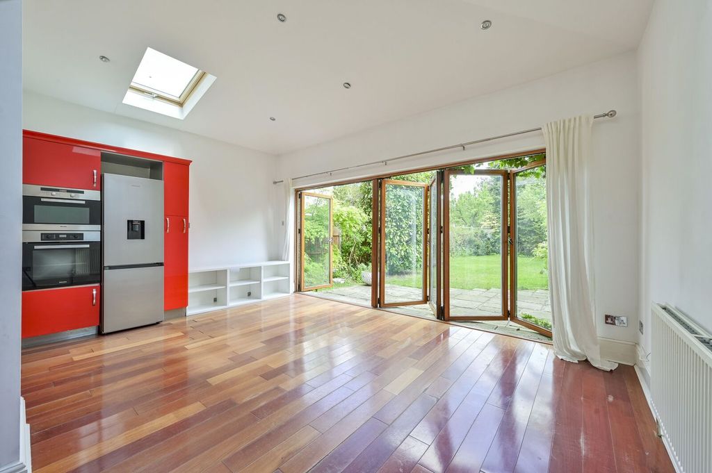 Property photo 2 of 16