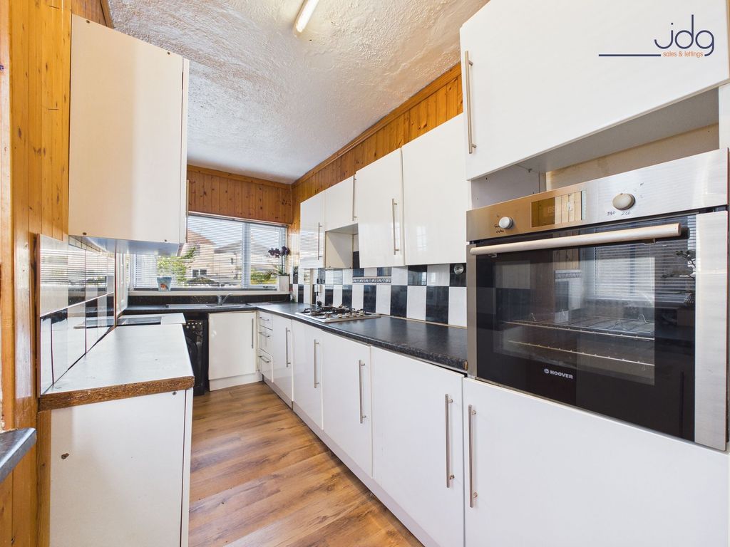 Property photo 3 of 18 Kichen