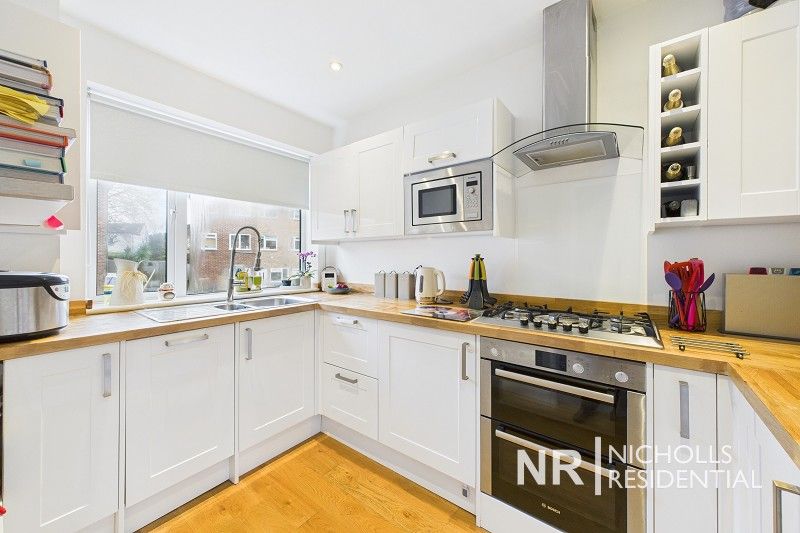 Property photo 2 of 16 Kitchen