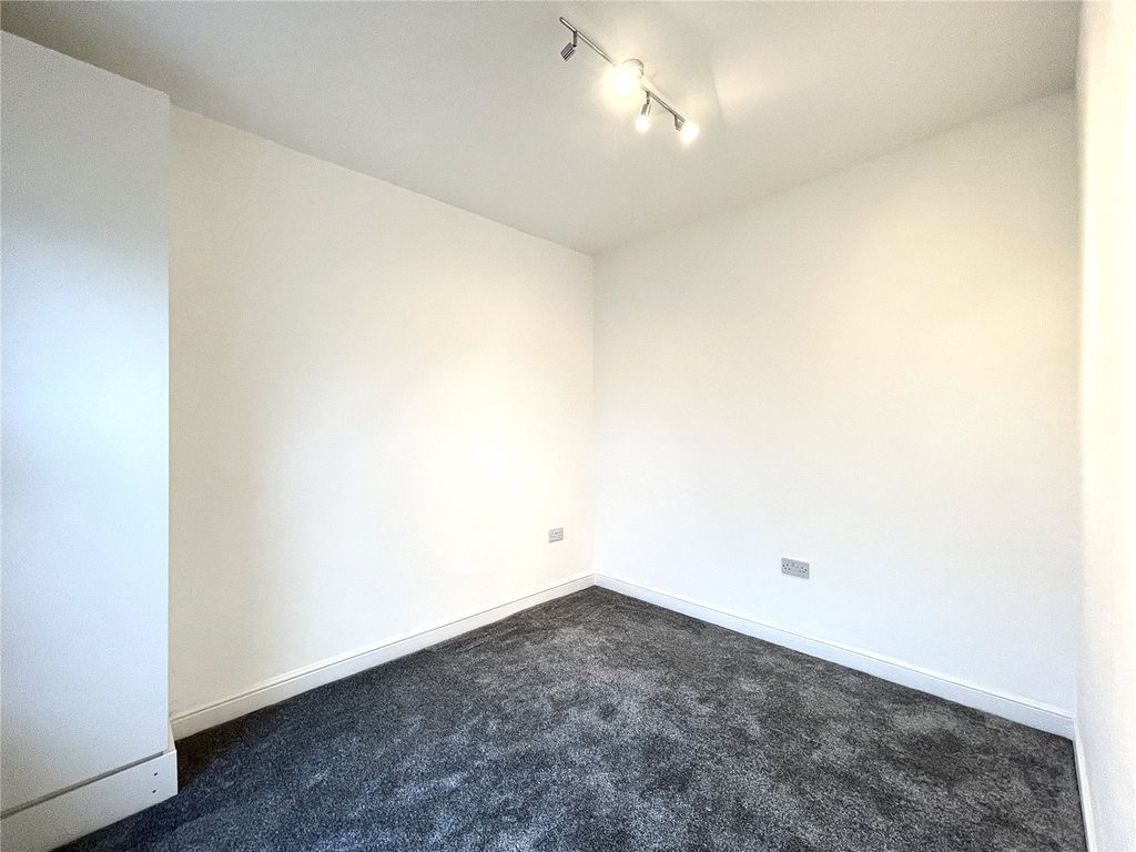 Property photo 3 of 10 Bedroom 2.Jpg