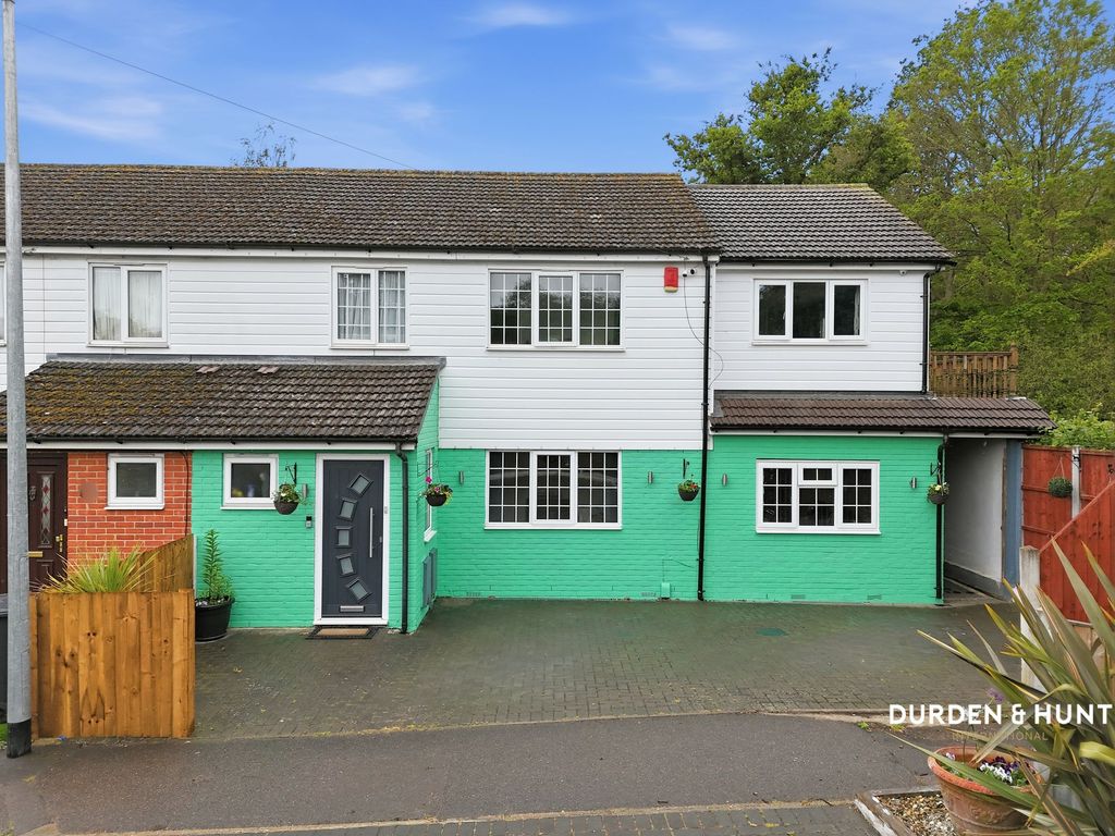 Property photo 1 of 32
