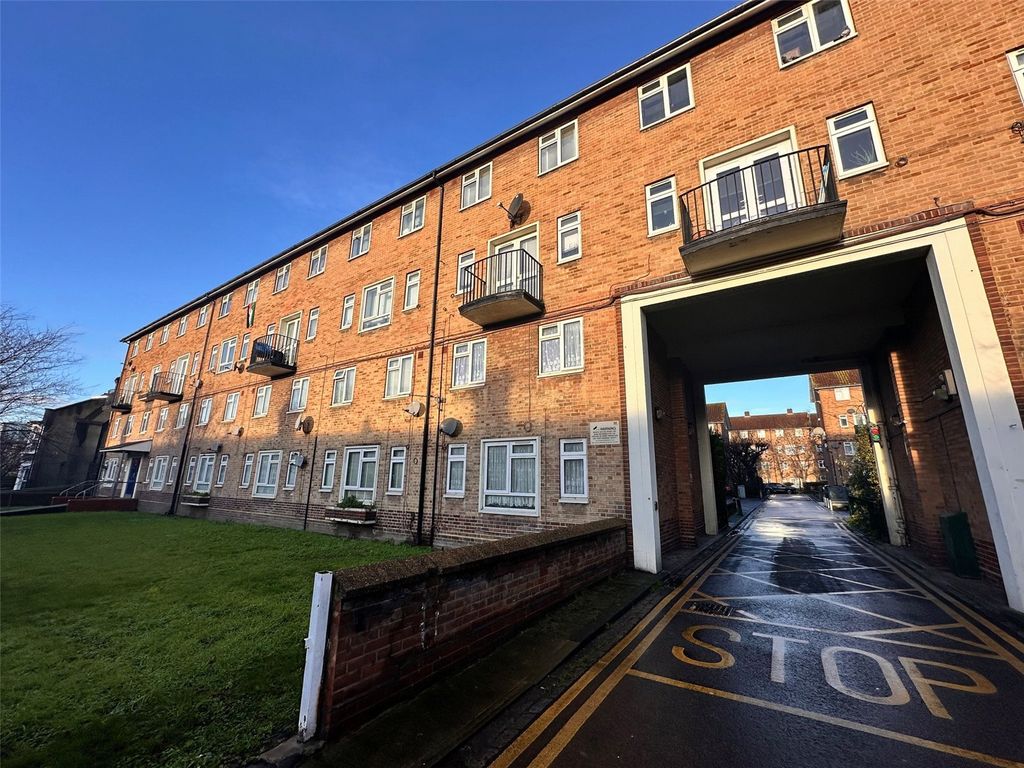 Property photo 2 of 2 External