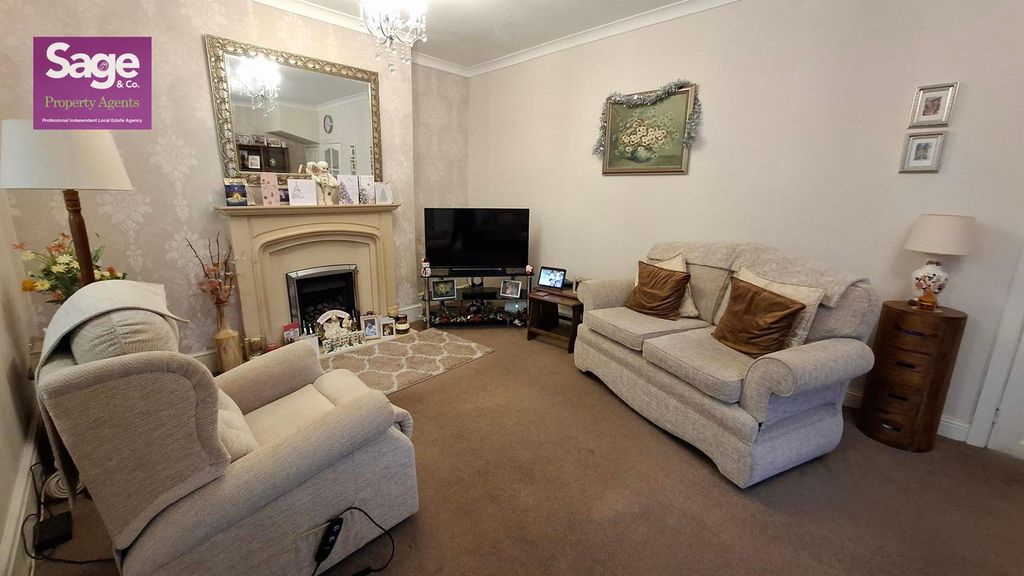 Property photo 3 of 32