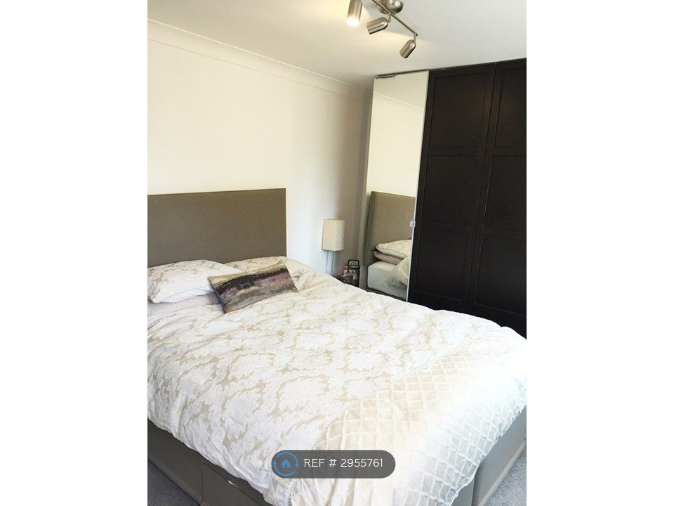 Property photo 1 of 9 2nd Bedroom