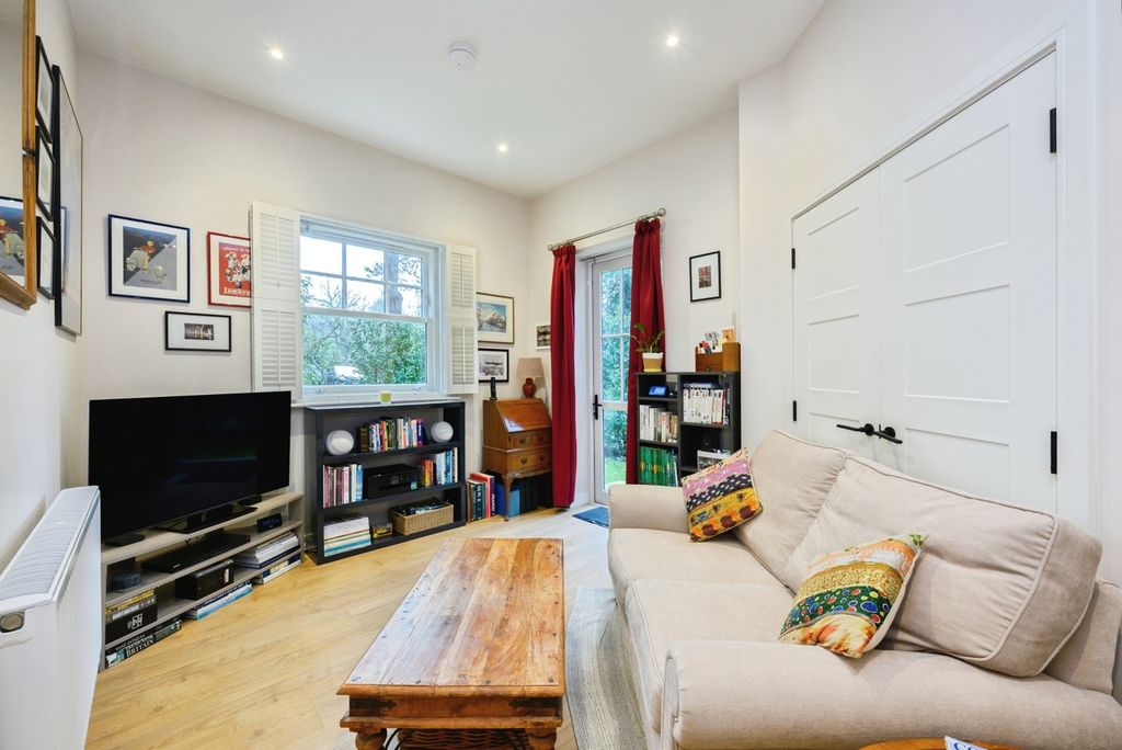 Property photo 2 of 19 Pbox-Img.Jpg