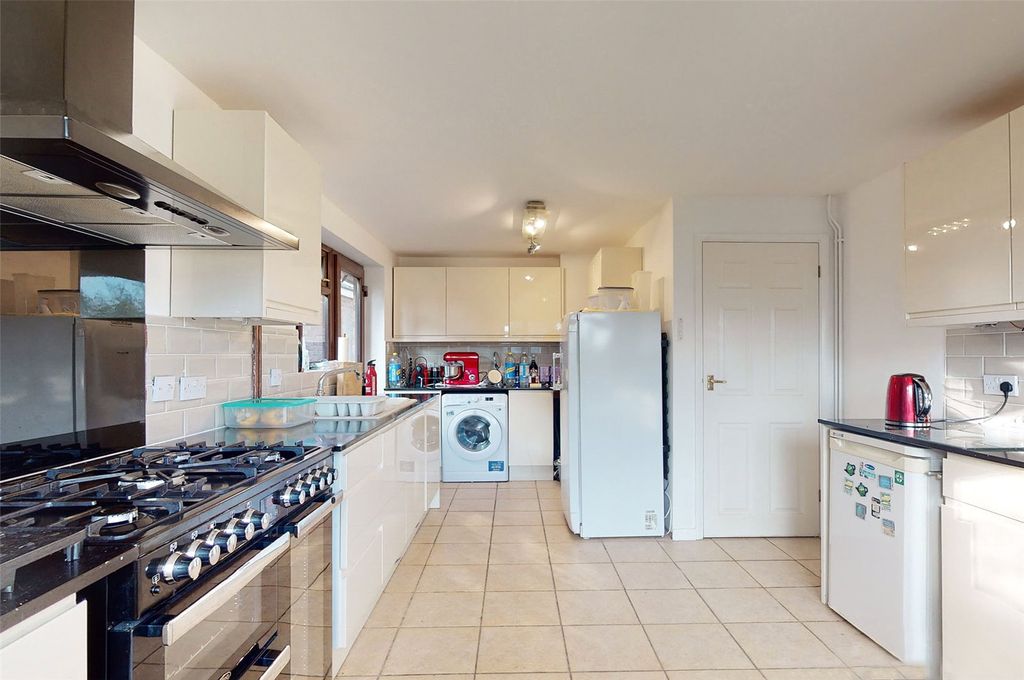 Property photo 3 of 17 Picture No. 27