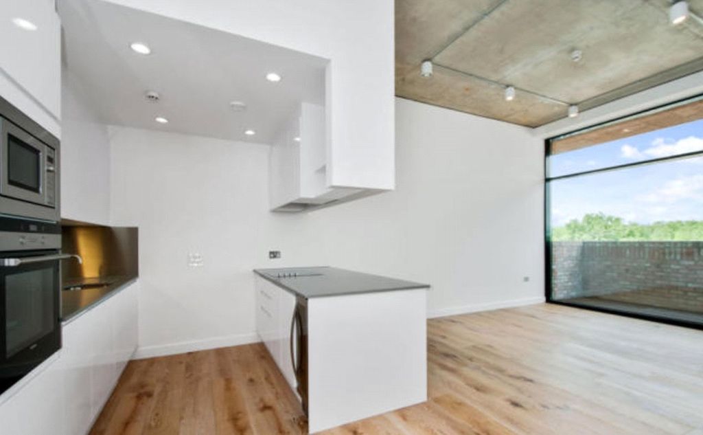 Property photo 3 of 8 Mic170229_06.Jpg