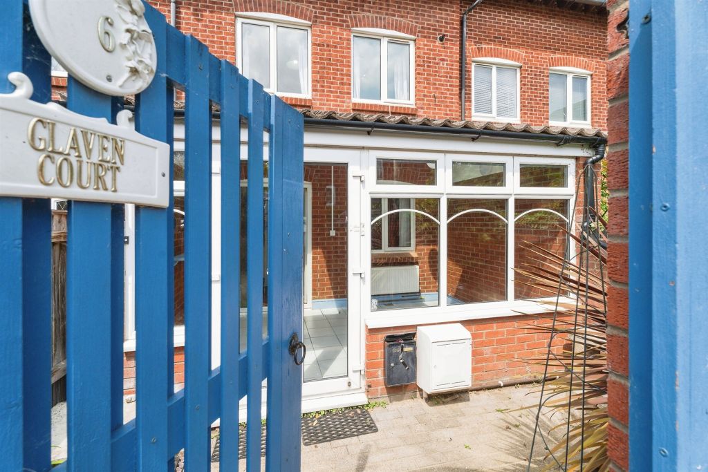 Property photo 2 of 20