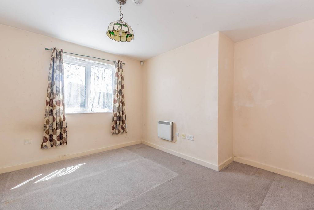 Property photo 3 of 8