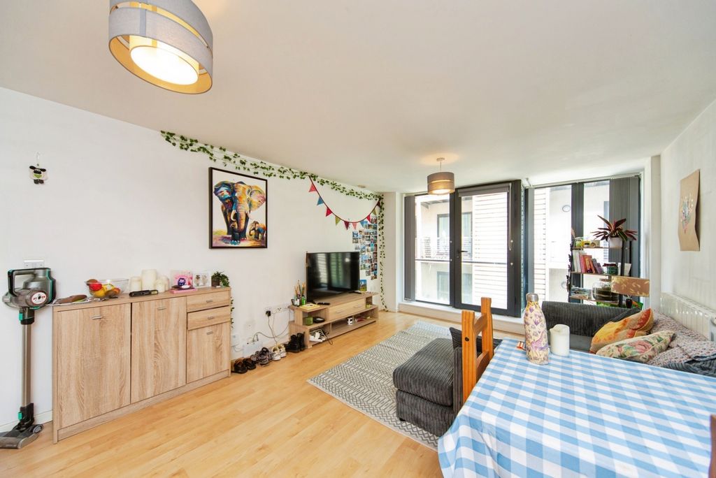 Property photo 1 of 19 Pbox-Img.Jpg