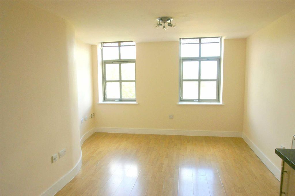 Property photo 2 of 7