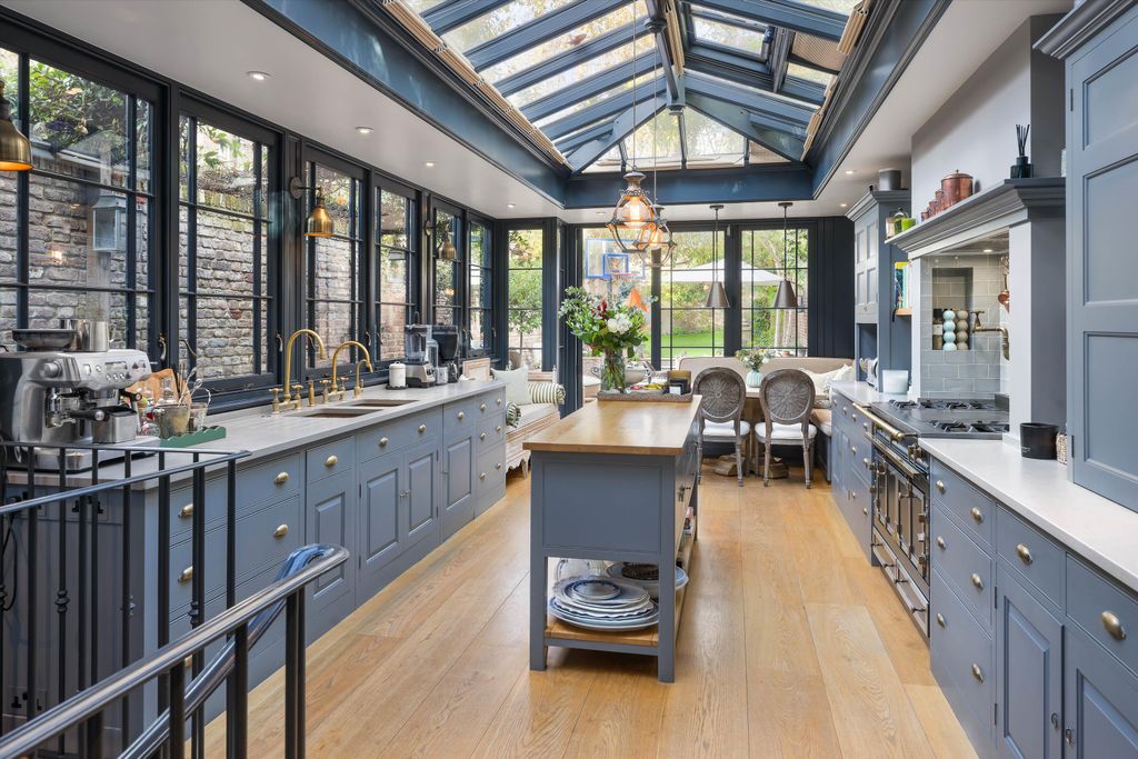 Property photo 2 of 15 Image