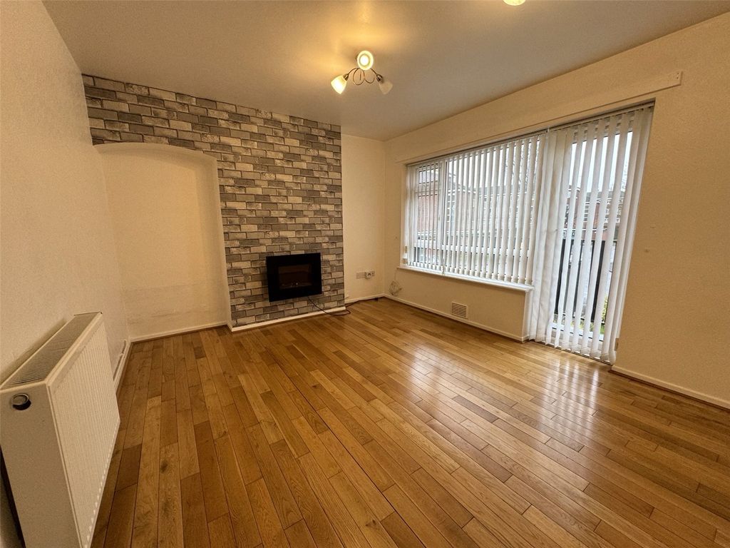 Property photo 2 of 15 Picture No. 11