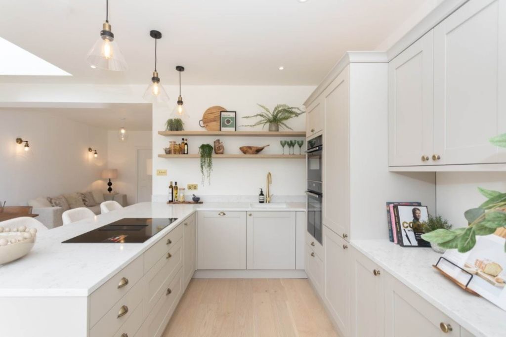 Property photo 3 of 16