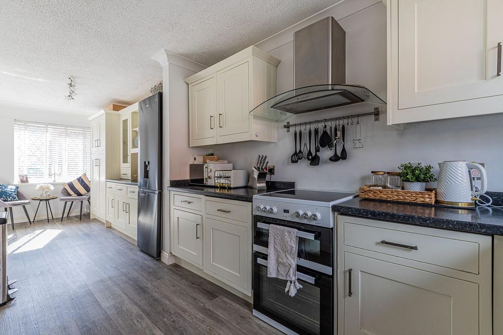 Property photo 1 of 22 Kitchen