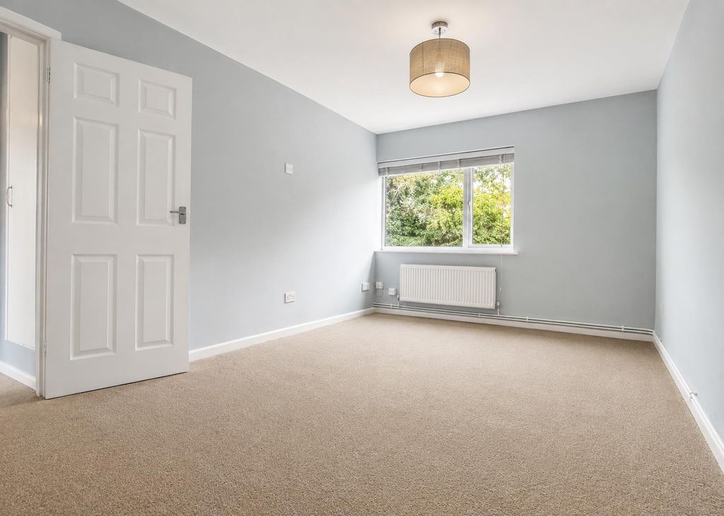 Property photo 3 of 9 42Baf9Ed-7Fc0-4C9D-B4Ff-D42C02DC7C3E.Png