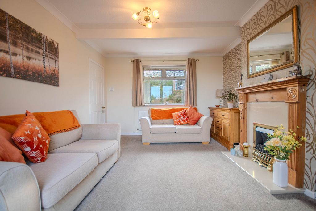 Property photo 2 of 26