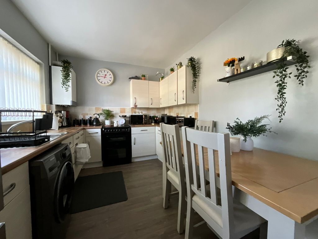 Property photo 3 of 31 4495405