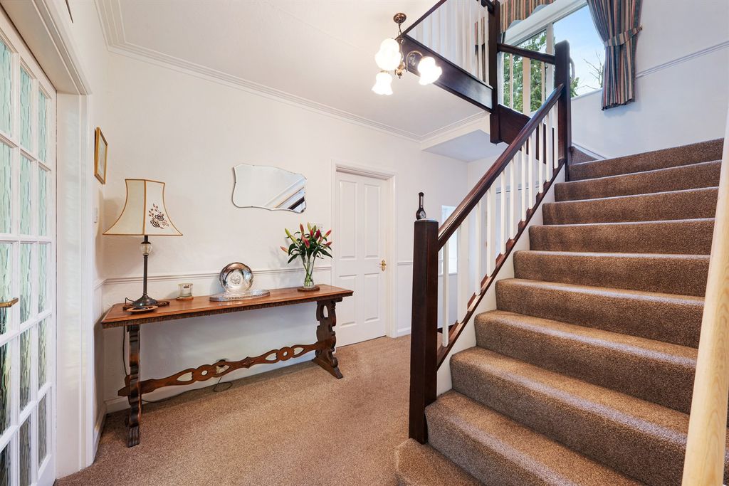 Property photo 2 of 22 Entrance Hallway