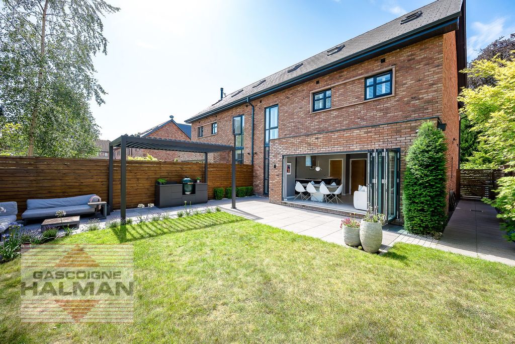 Property photo 2 of 35