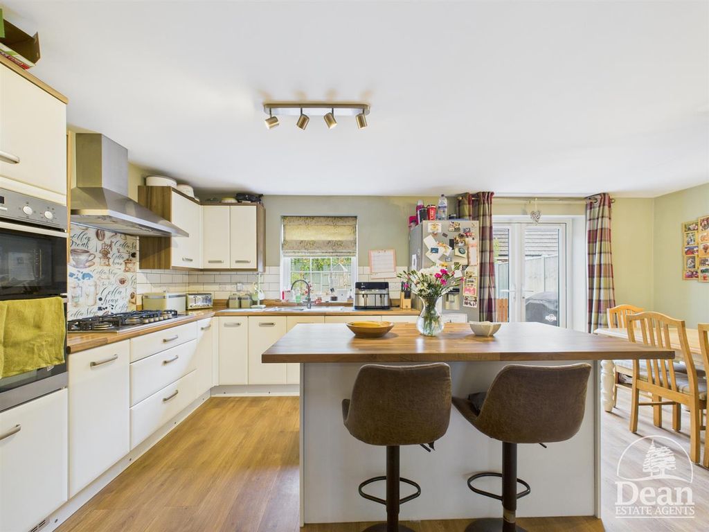 Property photo 2 of 24