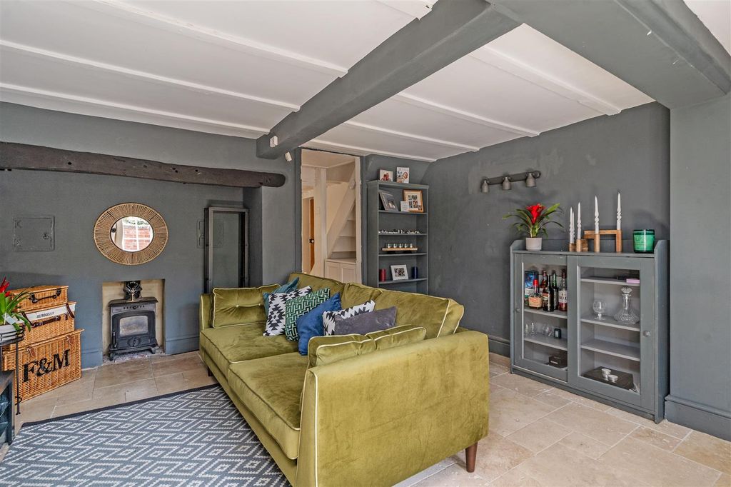 Property photo 2 of 14 78 Fentham Road_6.Jpg