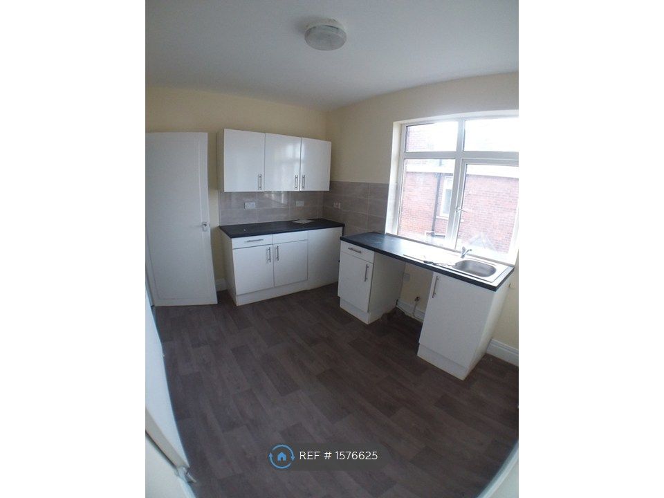 Property photo 1 of 6 Kitchen