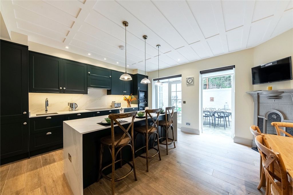 Property photo 3 of 22 Kitchen