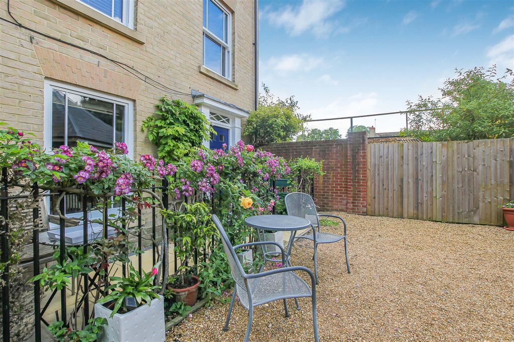 Additional image 8 of 4 bed town house for saleDouglas Court, Ely CB7