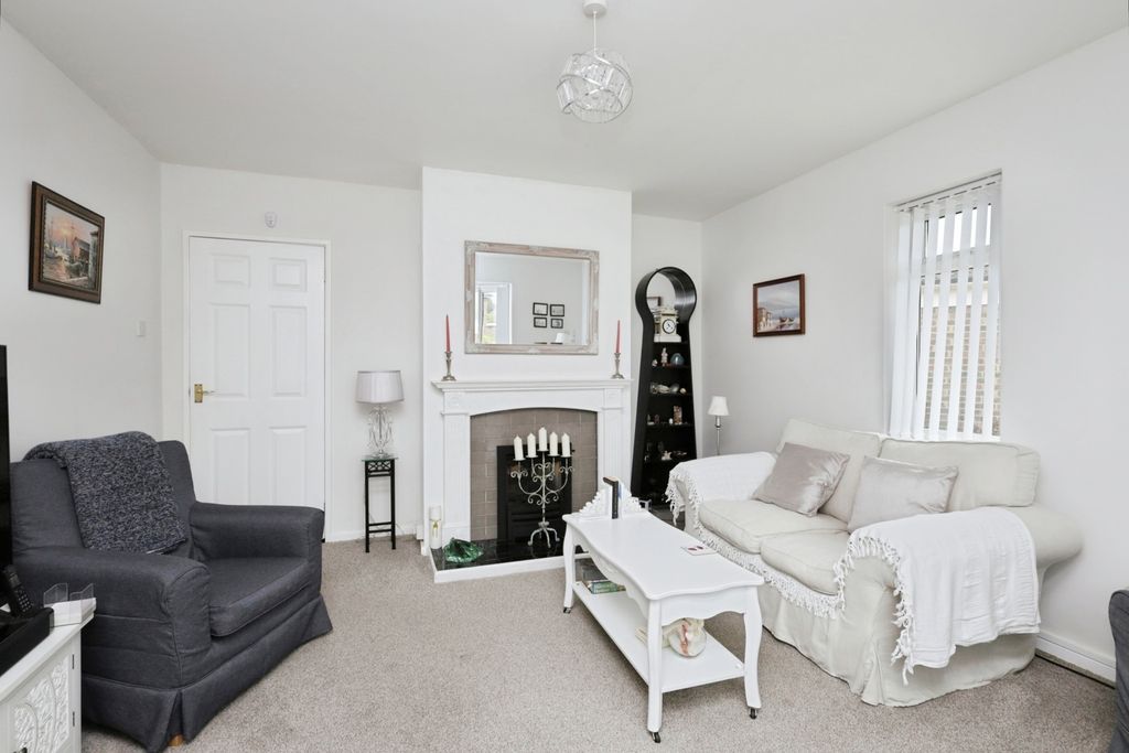 Property photo 2 of 17 Photo