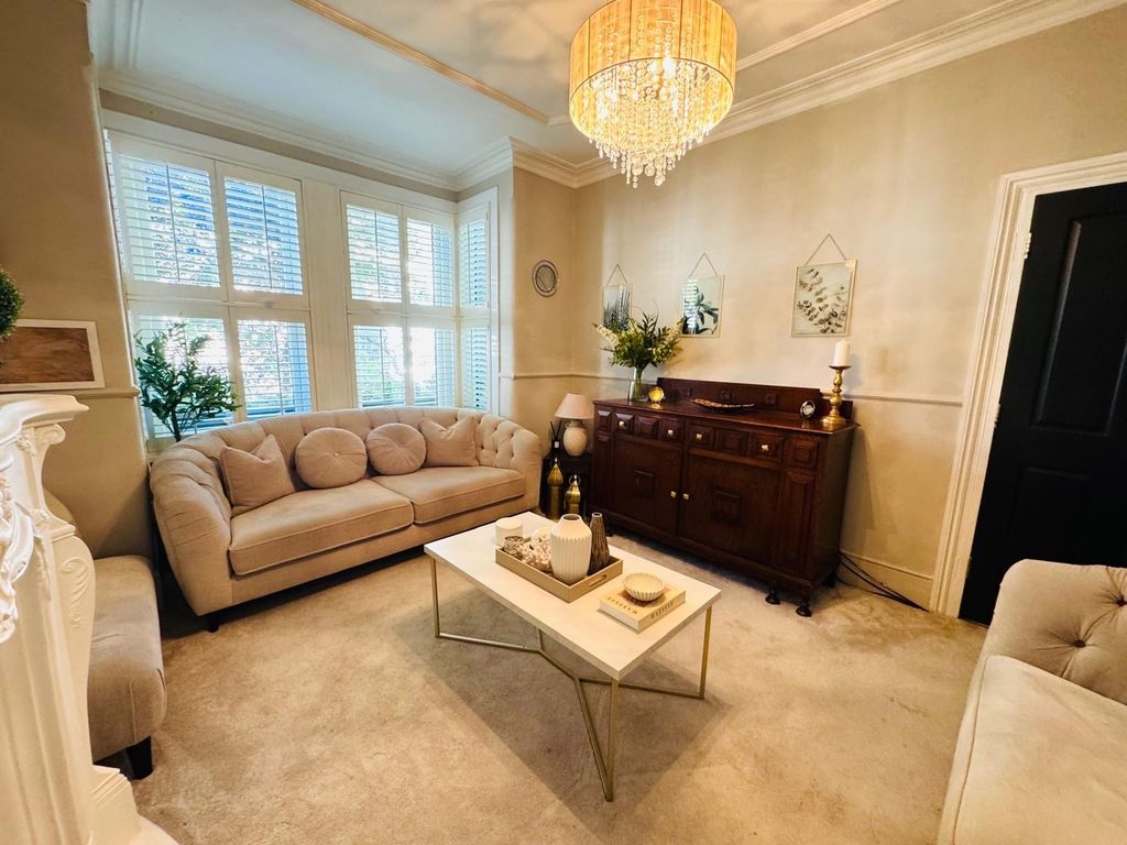 Property photo 2 of 30 Photo 5