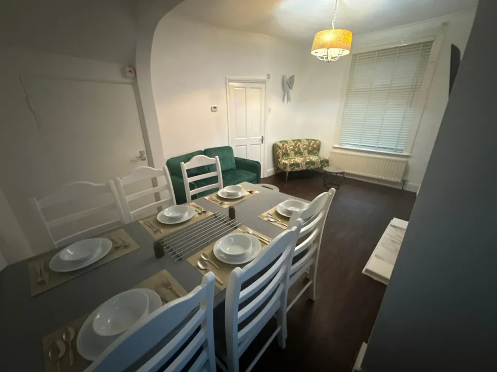 Property photo 1 of 18 Cover