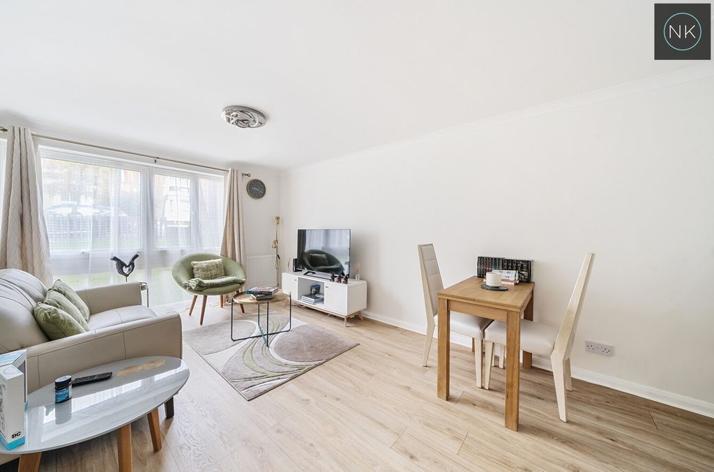 Property photo 2 of 21 4323634
