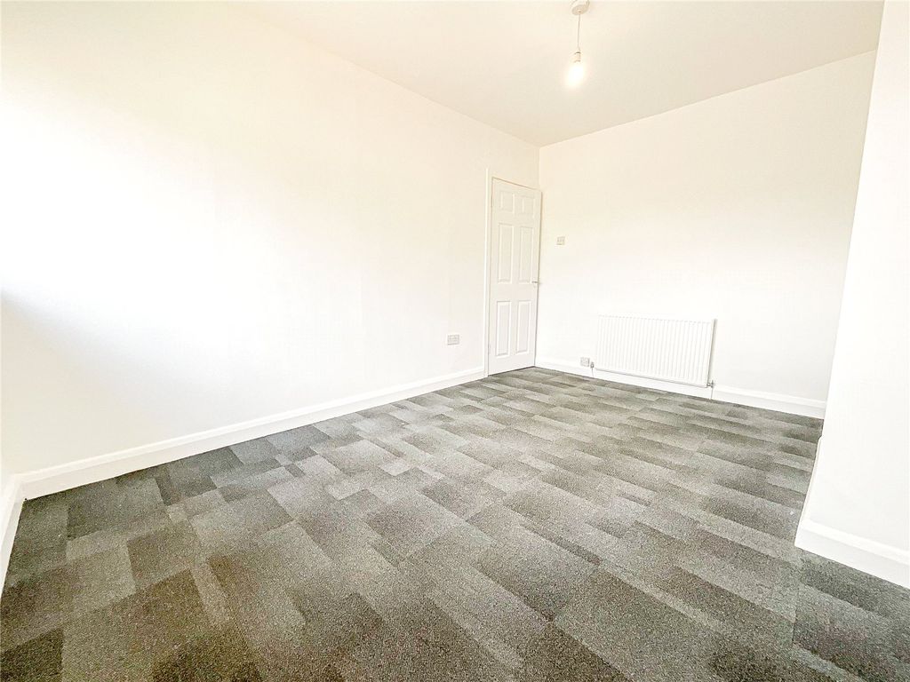 Property photo 3 of 11 Picture No. 21