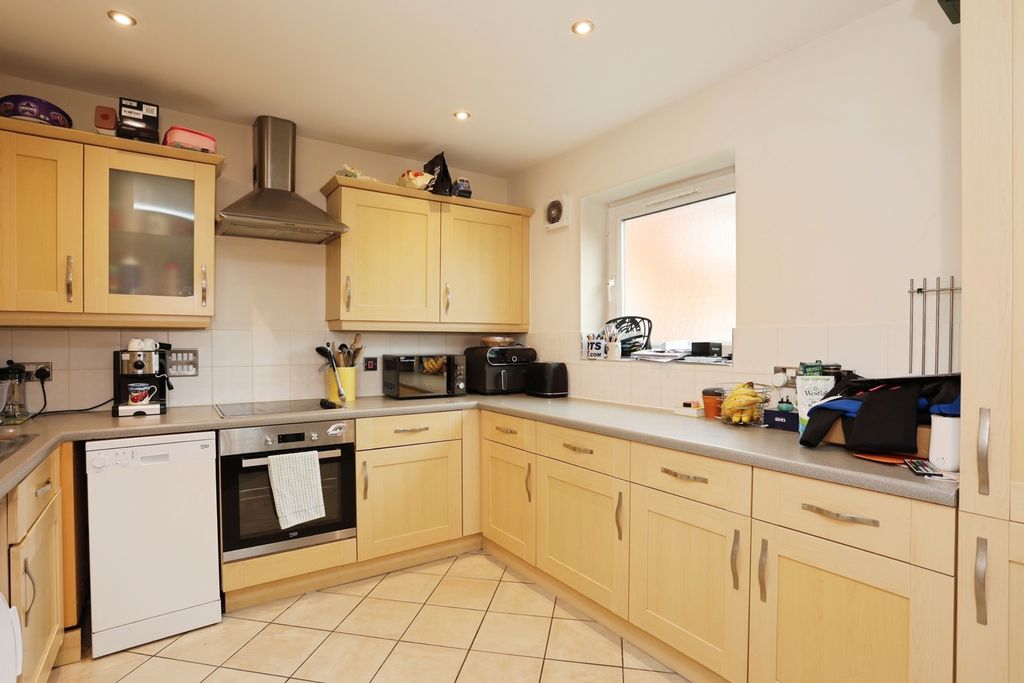 Property photo 3 of 17 Photo