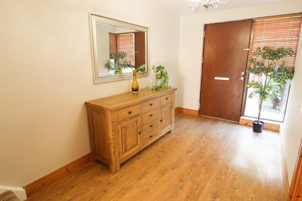 Property photo 3 of 25 Picture No. 35