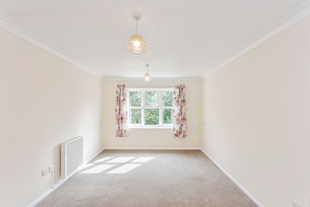 Property photo 2 of 18 Reception Room