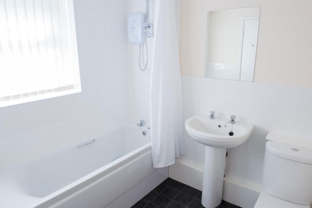 Property photo 1 of 11 Outlook-Qc520Jbb.Jpg