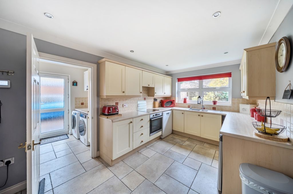 Property photo 3 of 23 1376497-8-6911E9B0E2F69