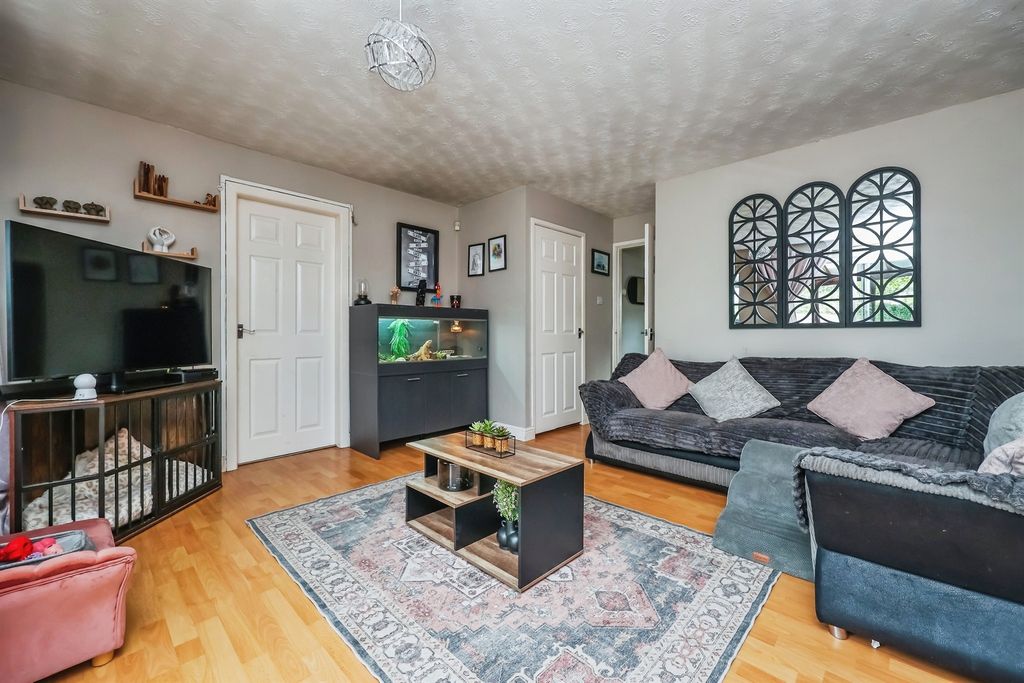 Property photo 2 of 19