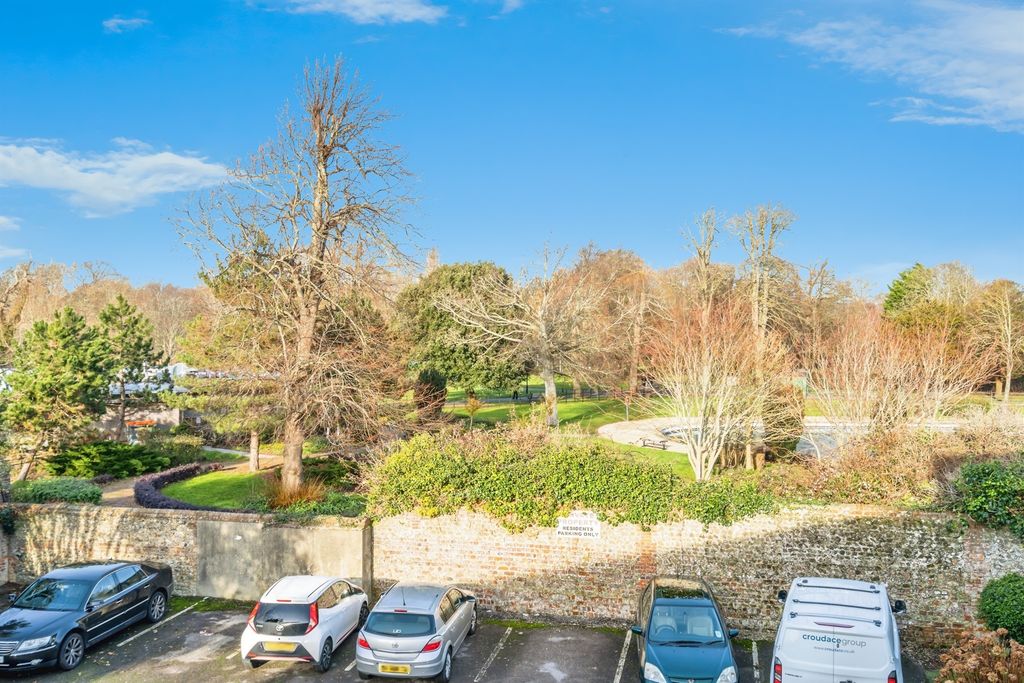 Property photo 3 of 15