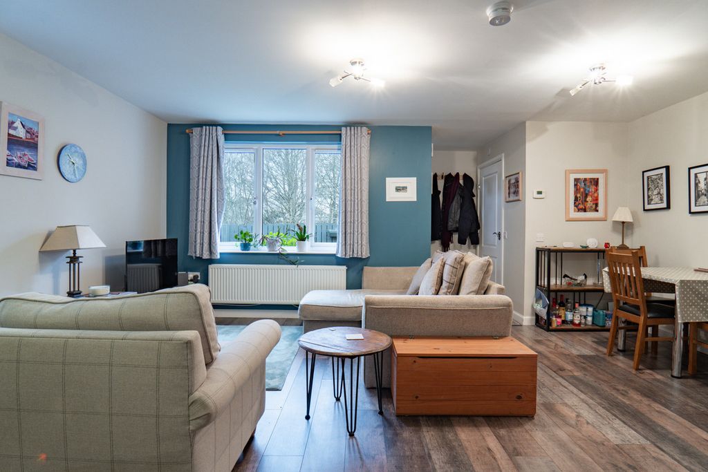 Property photo 2 of 30